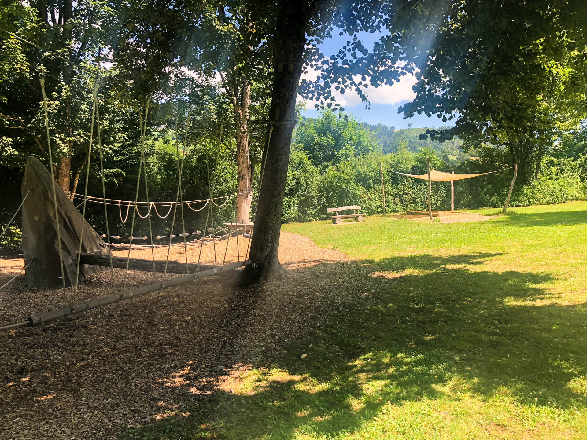 Niedrigseilgarten auf der Wiese vom Freudensee