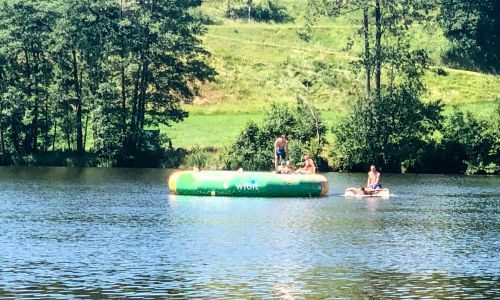 Wassertrampolin im Freudensee