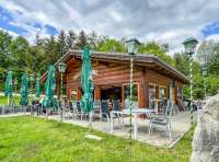 Wolfi's Hütte: rustikale Hütte mit Gastronomieangebot in Hauzenberg
