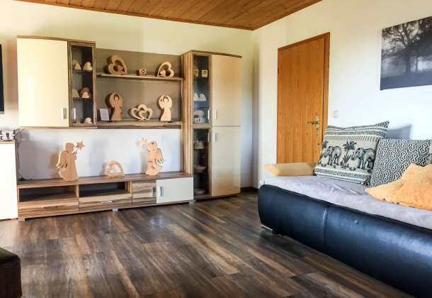 FeWo Wohnzimmer mit Sofa